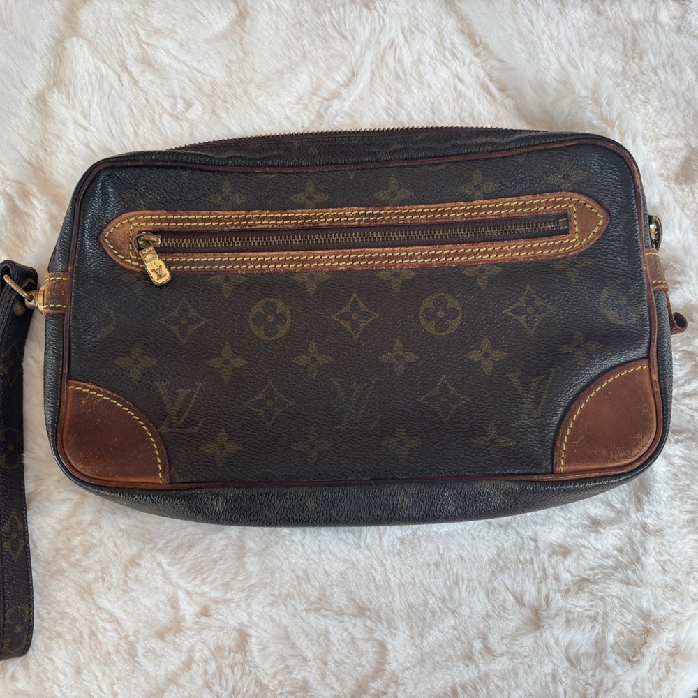 Louis Vuitton Molle Dragon Monogramed clutch bag!